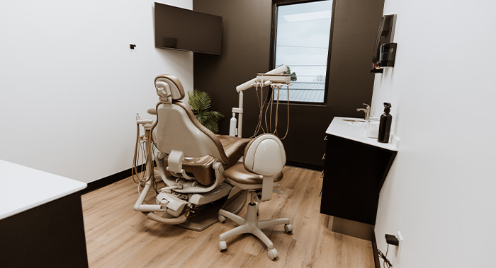 Dentist in Mid-City